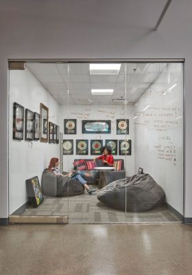 بازسازی ساختمان های قدیمی استراحت کارمندان